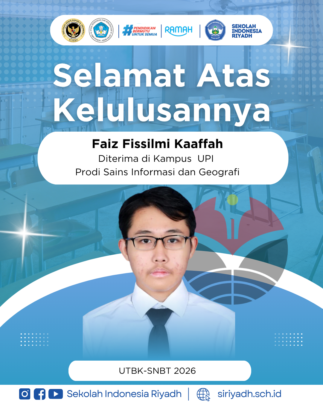 Biru dan Putih Modern Ucapan Kelulusan Instagram Post-6